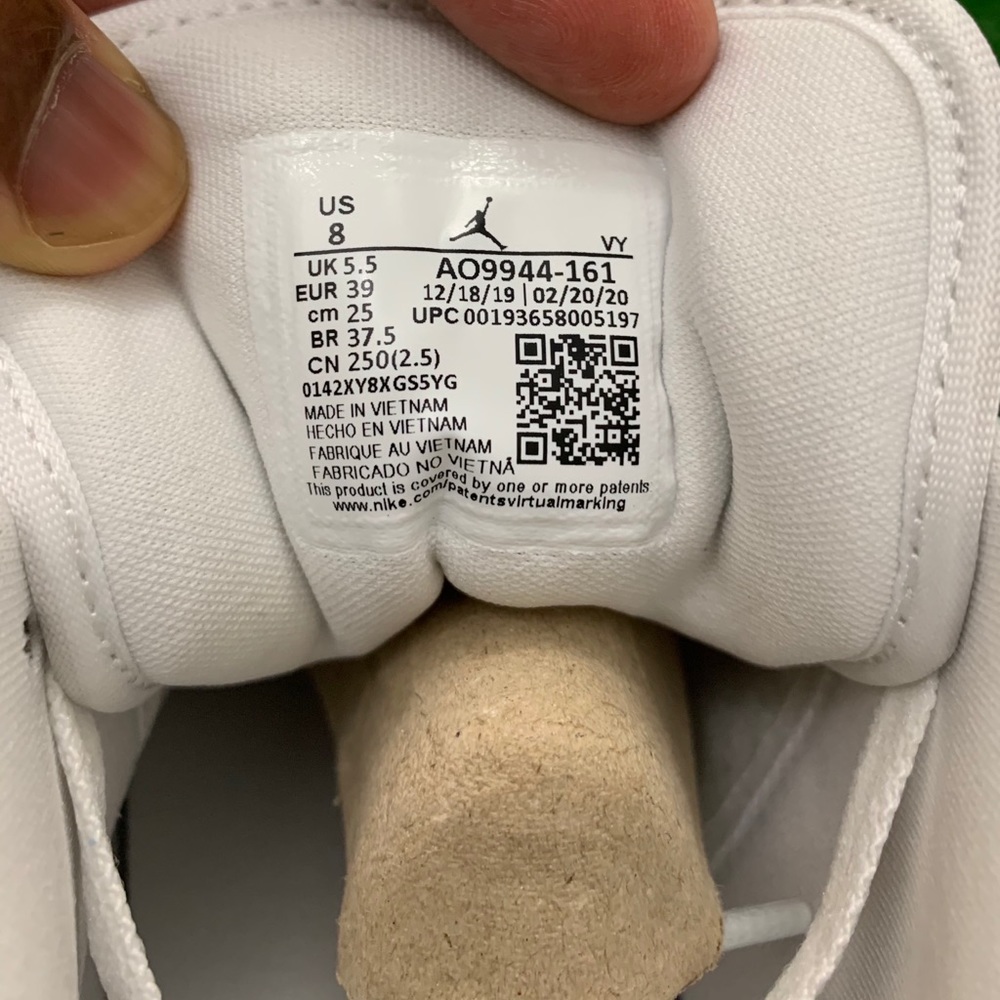 🥤*NEW* Air Jordan 1 Low “White University Red”(W) - Picture 8 of 10